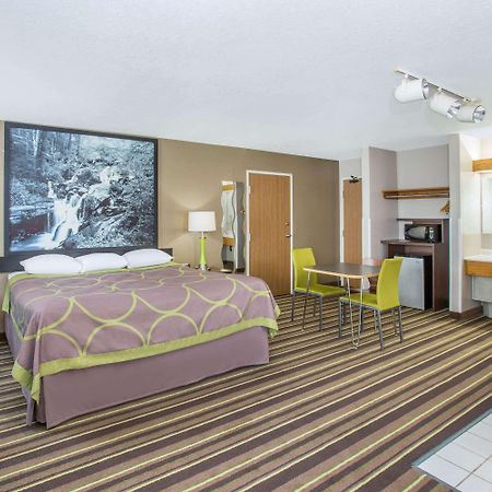 Super 8 By Wyndham Brookings Hotel Exterior foto