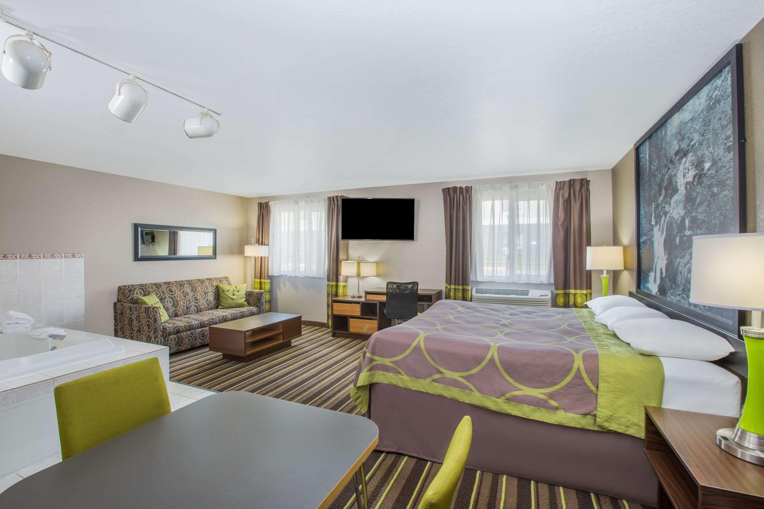 Super 8 By Wyndham Brookings Hotel Exterior foto