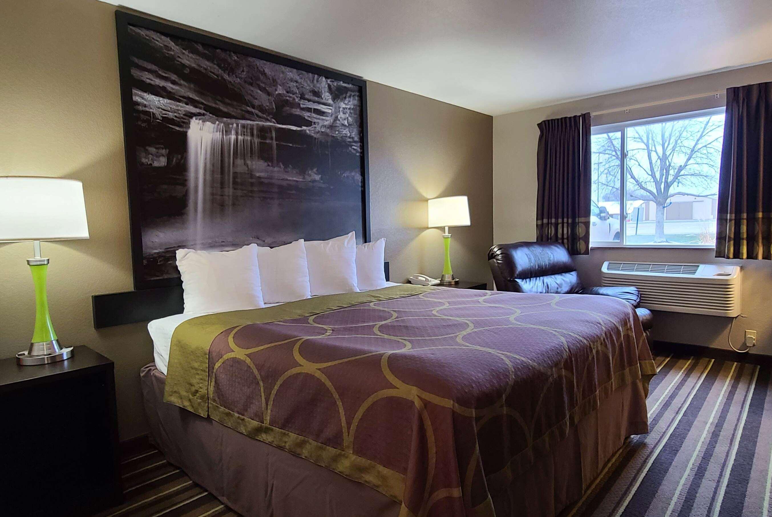 Super 8 By Wyndham Brookings Hotel Exterior foto