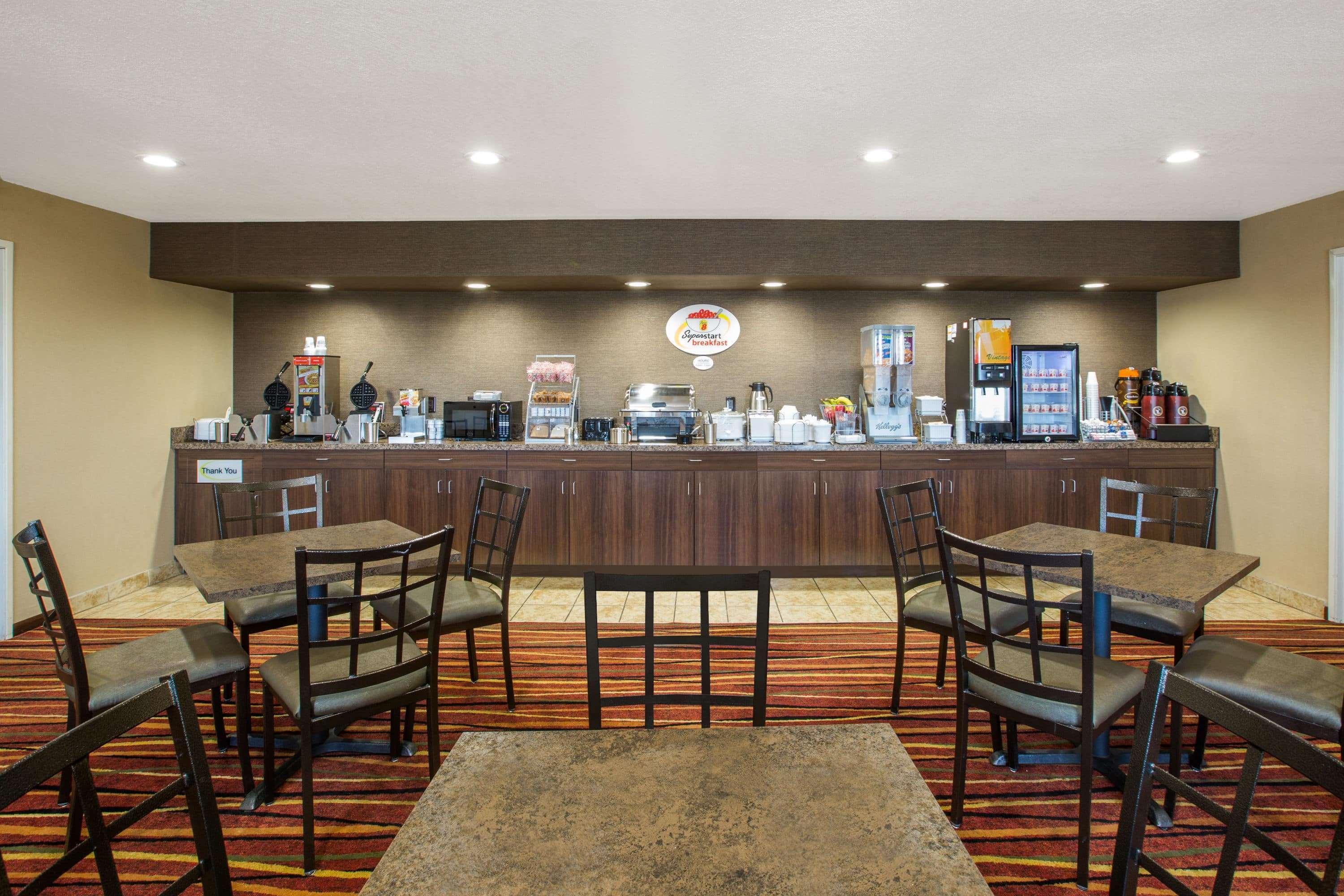 Super 8 By Wyndham Brookings Hotel Exterior foto