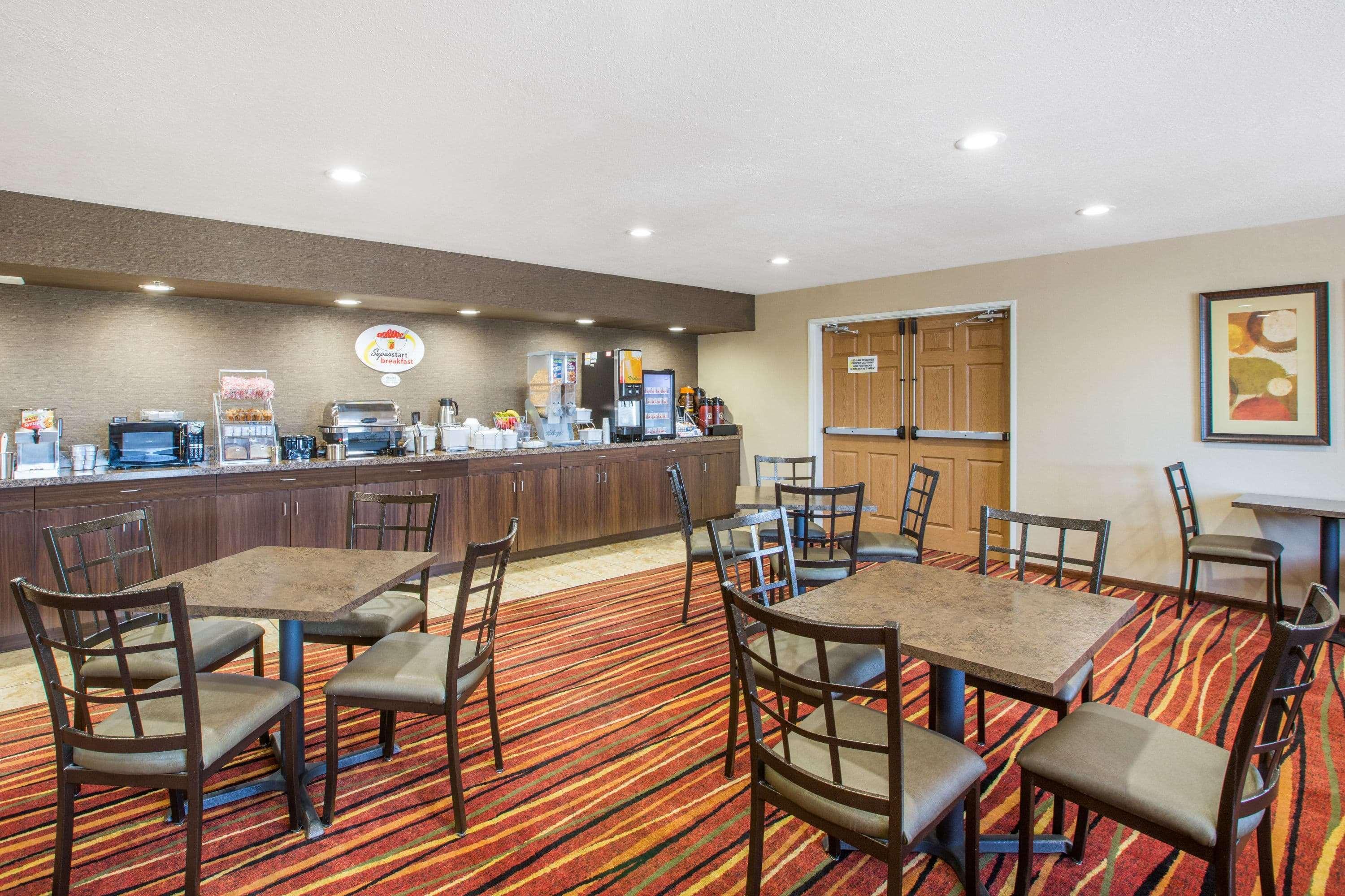 Super 8 By Wyndham Brookings Hotel Exterior foto