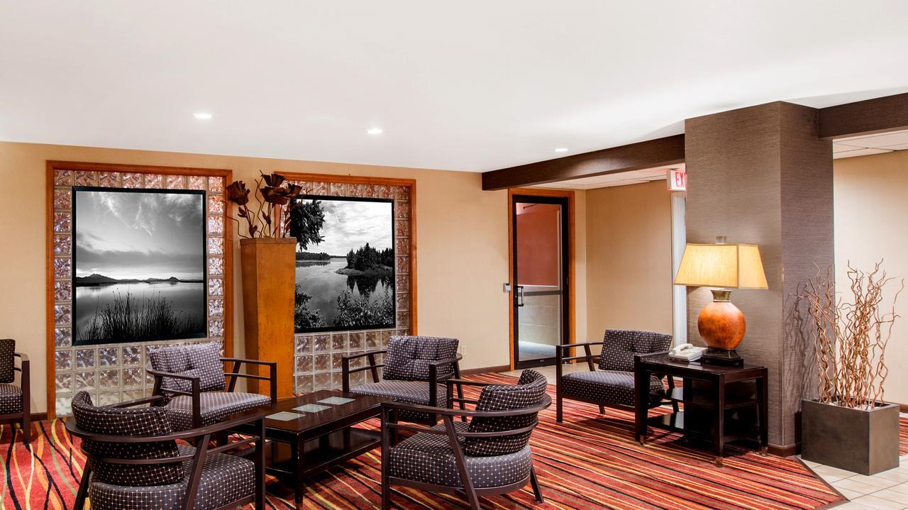 Super 8 By Wyndham Brookings Hotel Exterior foto