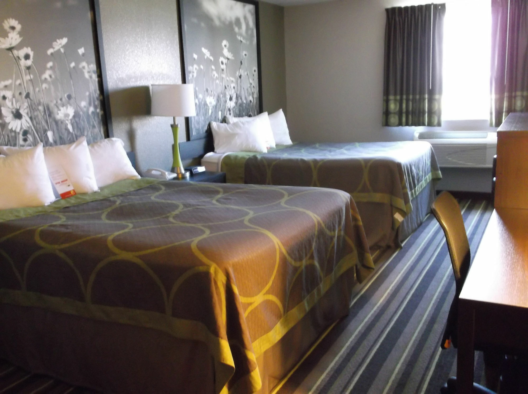 Super 8 By Wyndham Brookings Hotel Exterior foto